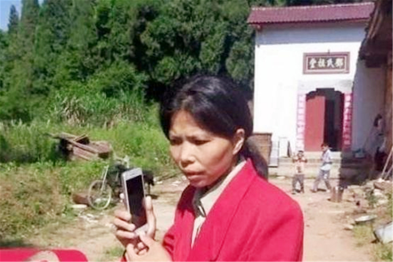 人大毕业却沦为低保户，农民丈夫的评价，揭开众多父母的教育怪圈