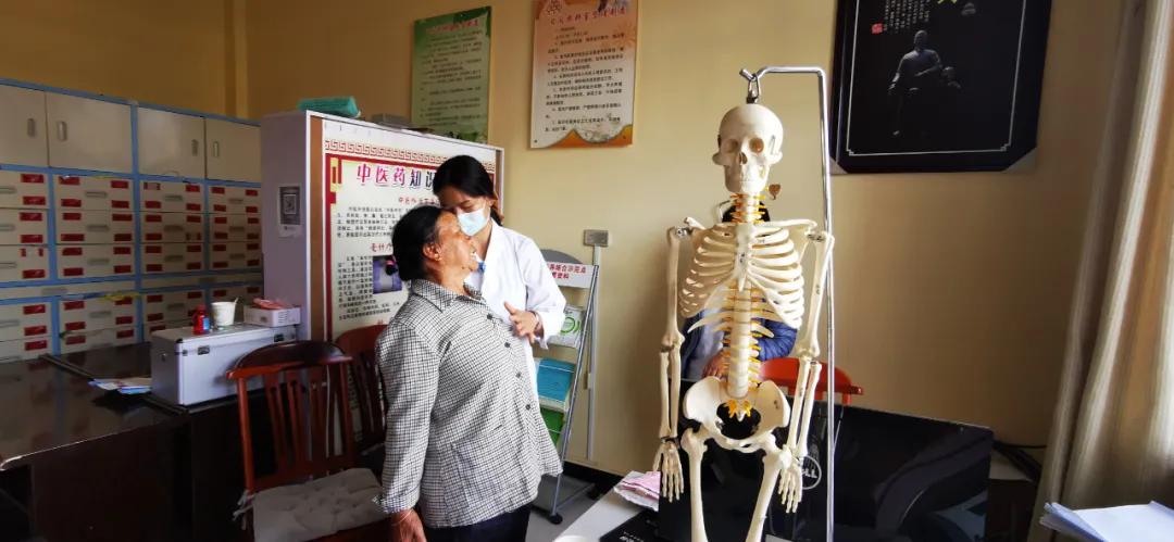 腾冲市：发挥中医药优势，推动“医养结合”健康发展