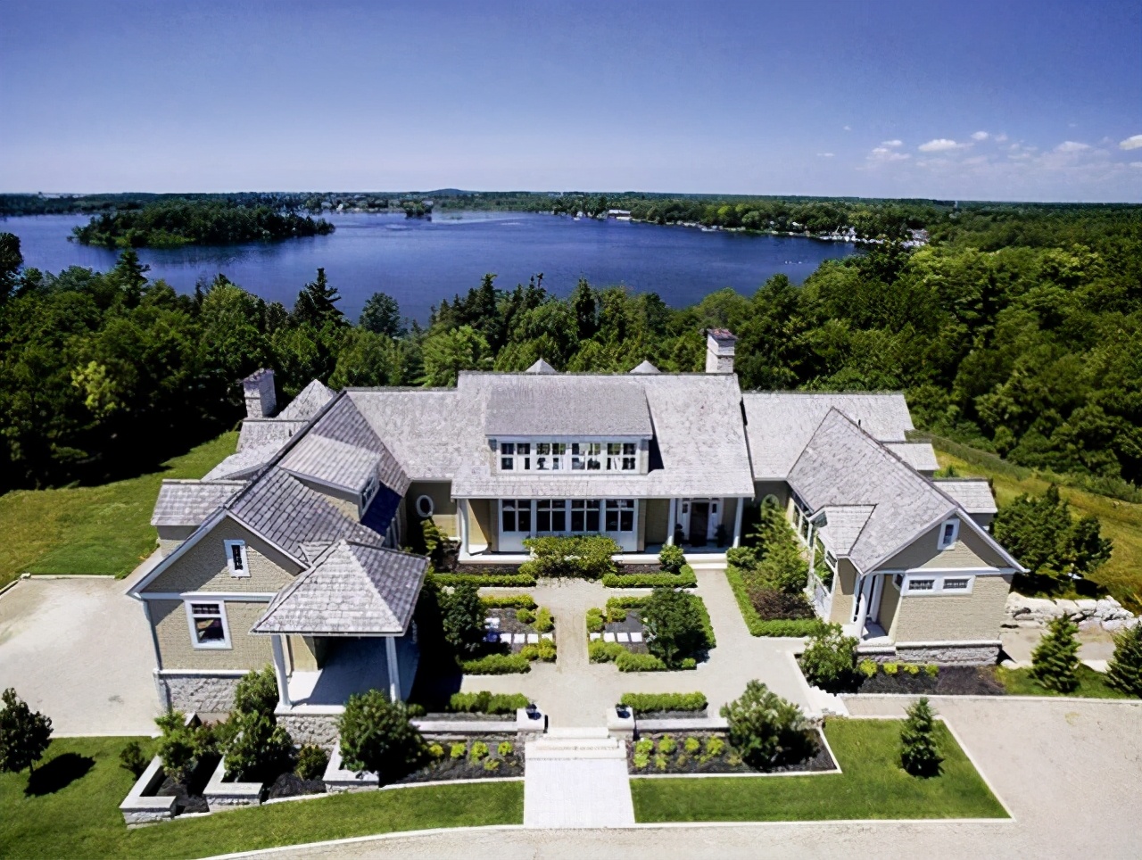 比伯加拿大别墅(贾斯汀比伯在加拿大的豪宅:26岁就是人生赢家家里还