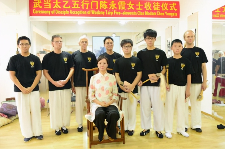 香港女打星靠苗翠花走红，曾批章子怡不配打星，现成国家一级教练