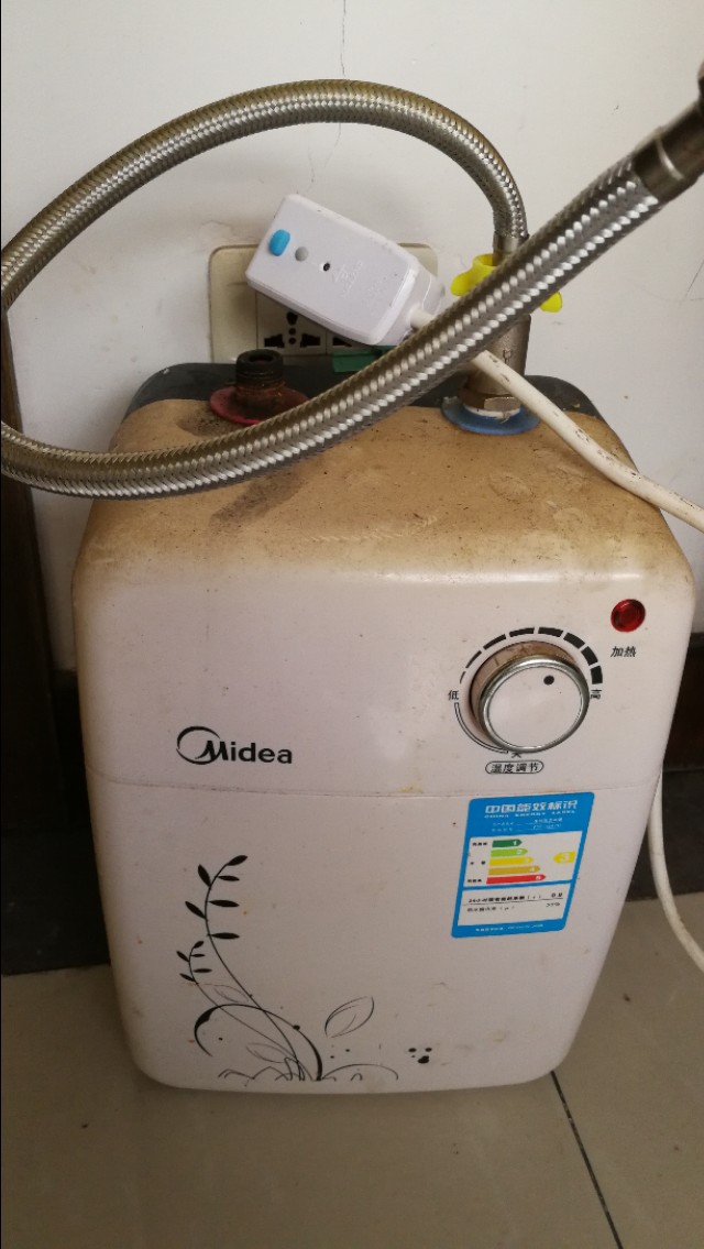 燃气壁挂炉热水来的慢，加装小厨宝可以解决