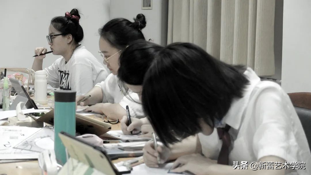 新蕾艺术设计考研/决胜艺术考研，从新蕾走进北印