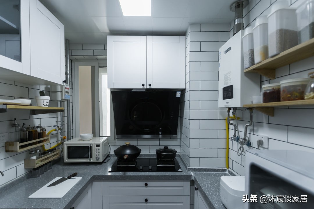 别看她是首次装修，但室内布置值得借鉴，简洁大方不失温馨，喜欢