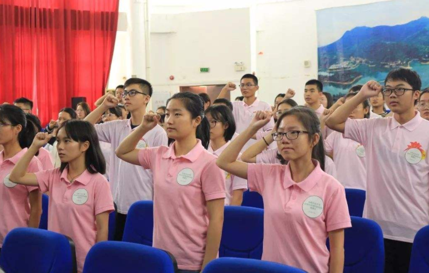 大学生入党好处多，可弊端却少有人知，想清楚再决定别等将来后悔