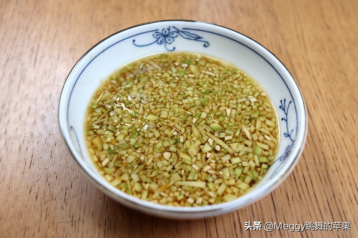 大闸蟹最省事简单的做法，行家吃货只爱这一种，黄满膏肥味儿正