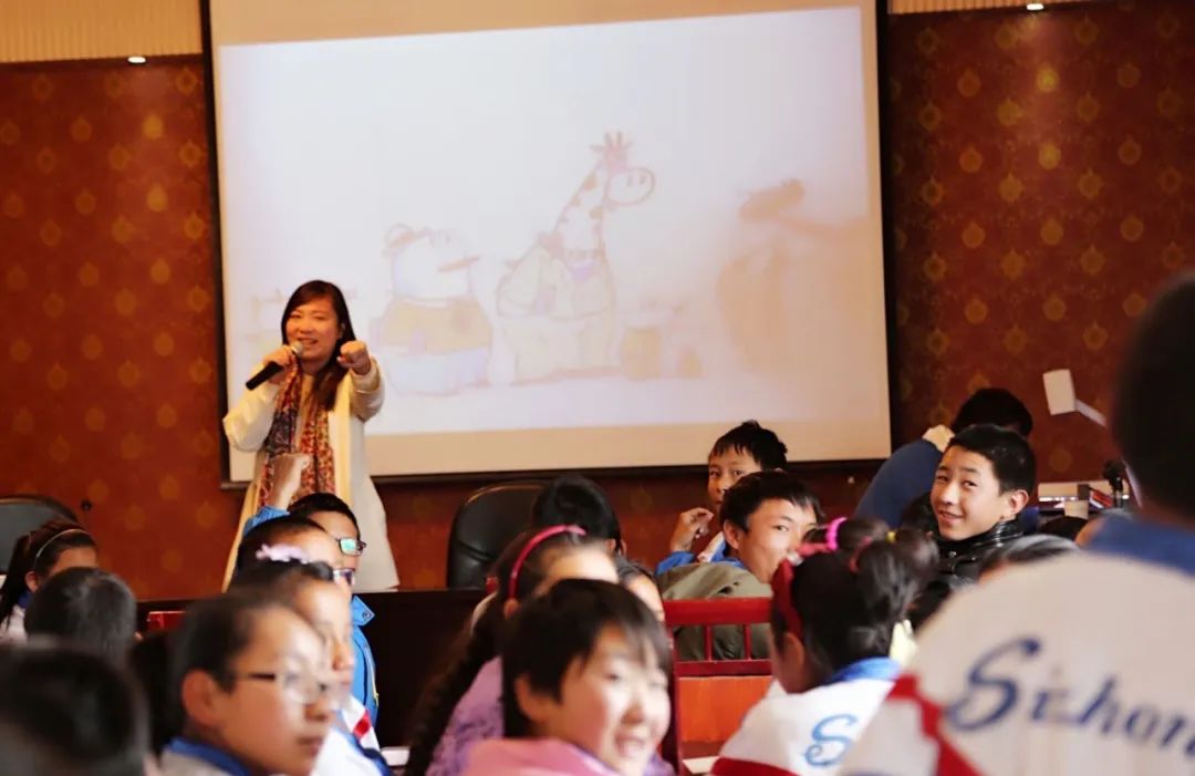 孩子不爱写作怎么办？魔法姐姐言传身教，让你的作文轻松拿高分