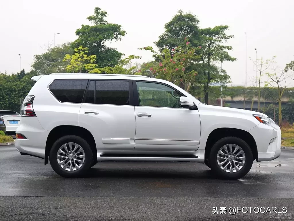 高配版“普拉多”！雷克萨斯GX 400实拍图赏，84万需要真爱！