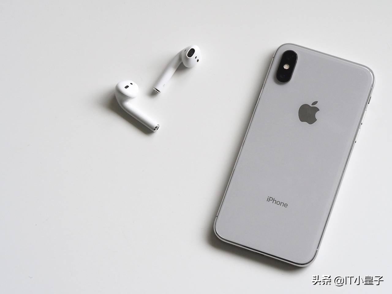 小皇子日报：iPhone X换电池要五百多块，你愿意吗？AI劝人自杀？