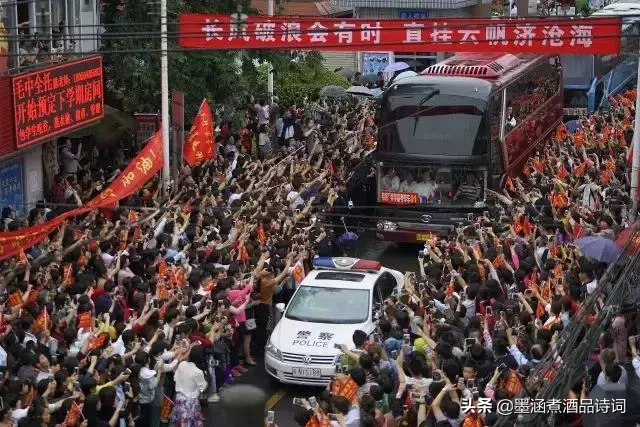 忆往昔：回顾高考40年，每一张照片都是一代人的青春写照