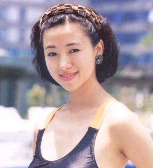 脱下的衣服难穿上！6位一脱成名的女星，无尽的争议下好多已息影