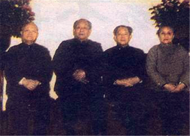 99岁老红军享受正省级医疗待遇，去世后葬礼出现1位政治局委员