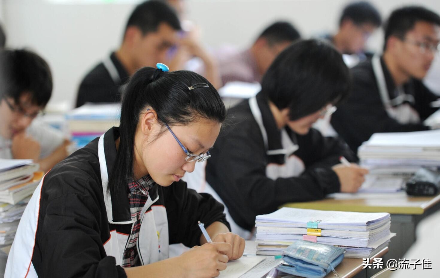 高考3+1+2选科，哪个科目最受欢迎，哪个科目选择人数较少？