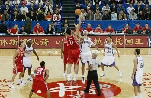 nba中国赛停了为什么(不懂中国市场还想吸血中国篮球！NBA的野心是如何一步步破产的)