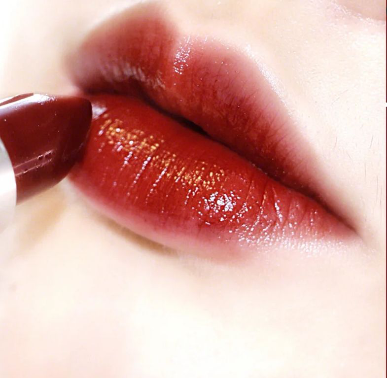 MAC最值得入的口红：rubywoo经典正红色，316显白，牛血色很秋冬