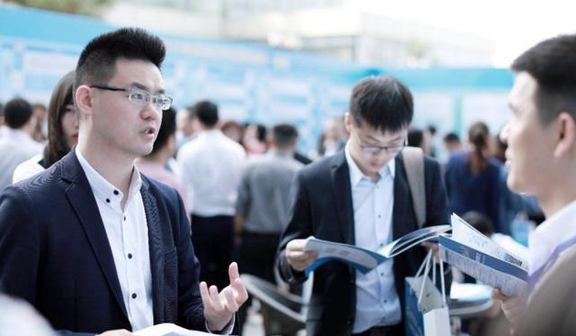 毕业十年后，才了解民营企业与国有企业公务员的区别