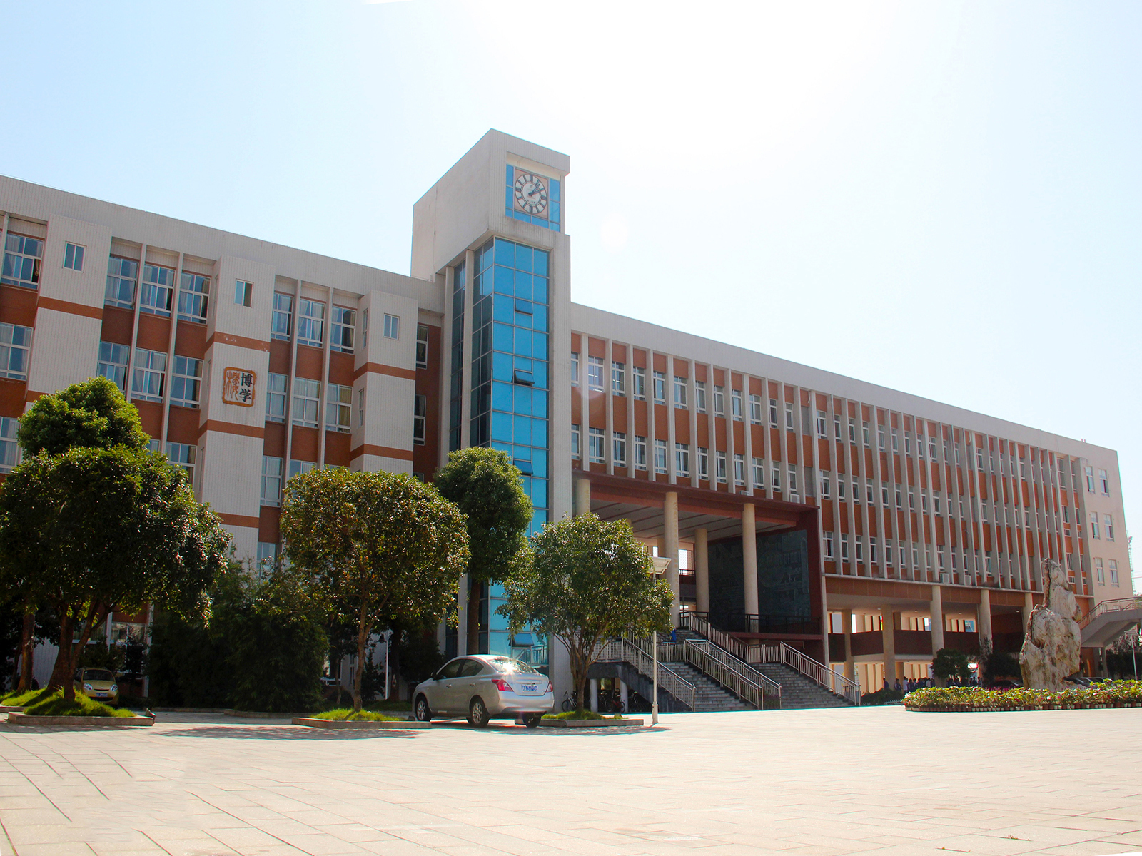 超级中学锦上添花，县中正在雪中送炭，我为黄梅一中这类县中点赞