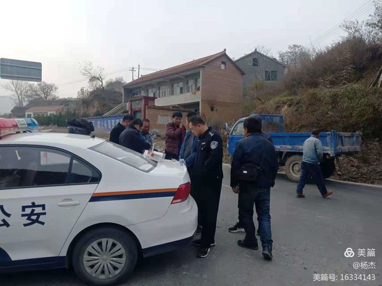 平顺县公安新城派出所民警分组到重点单位场所路段加大宣传禁毒