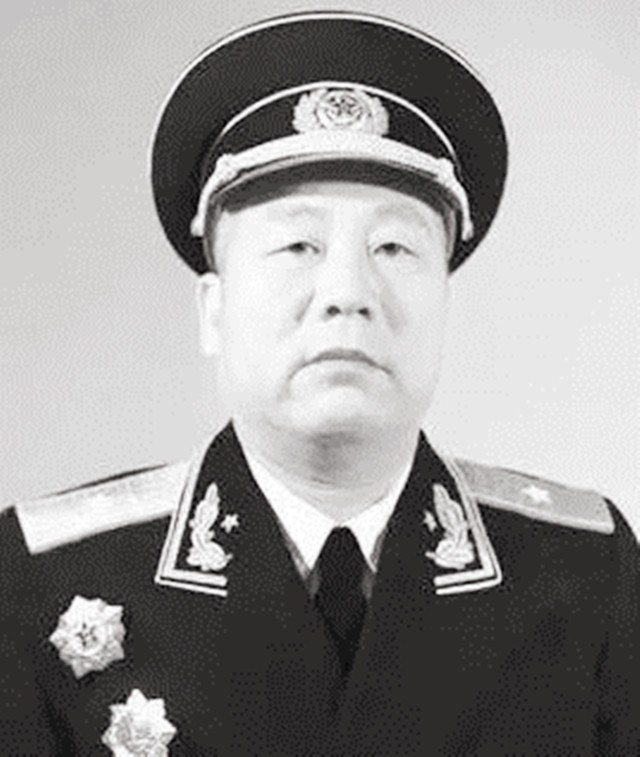 日军战俘吃不起饭,曾克林少将送去50头羊,换回了四个空军司令