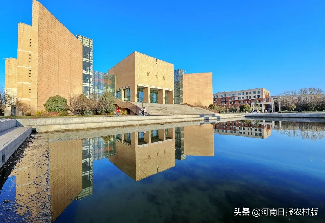 今年郑州大学本硕博招19474人，新增“国际政治”专业，大幅增加农村专项招生计划