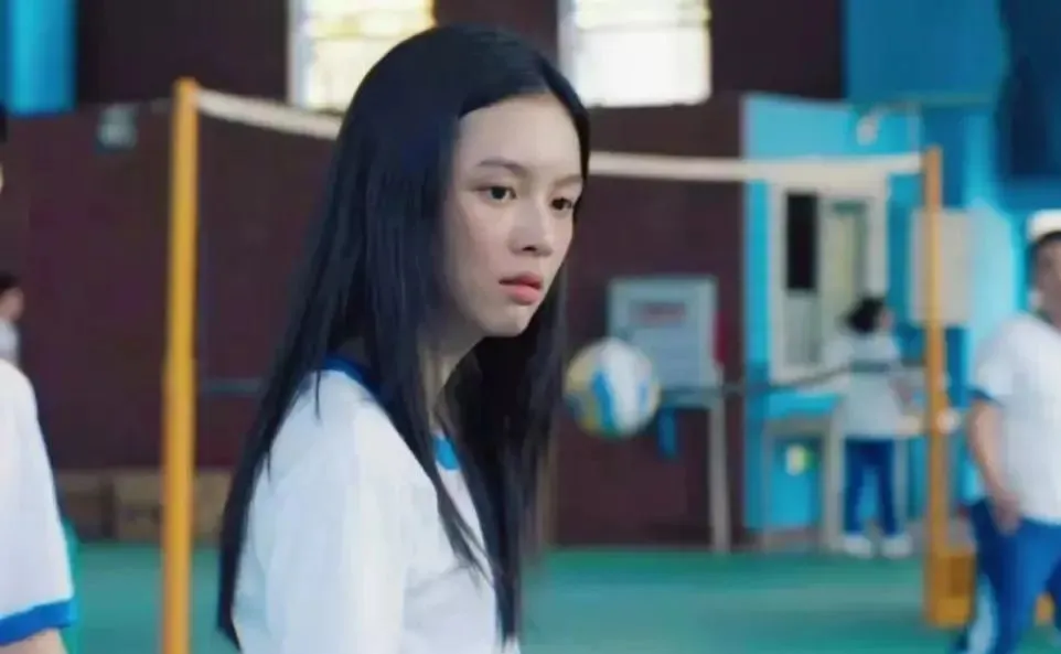 12岁女生被多名男生殴打，校园暴力这个隐形杀手到底有多可怕