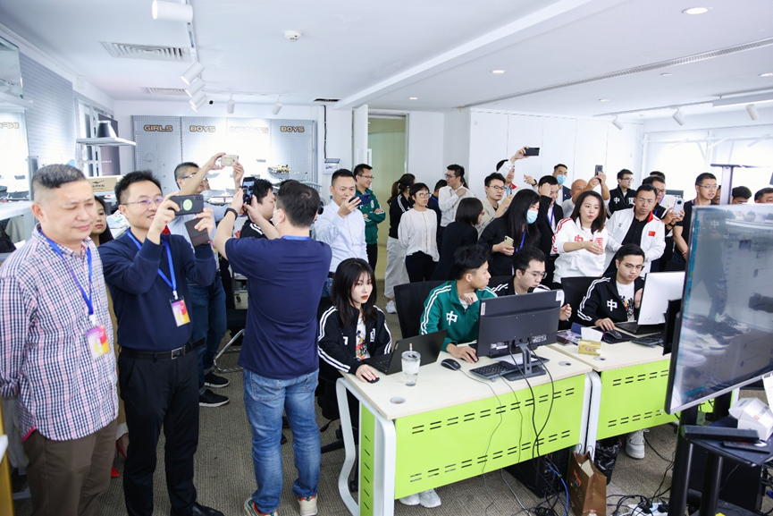 厦门大学EMBA+鸿星尔克+华为云=？