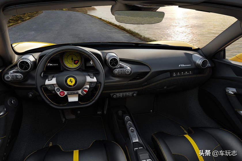 2020年法拉利F8 Spider：中置引擎的魅力敞篷超跑