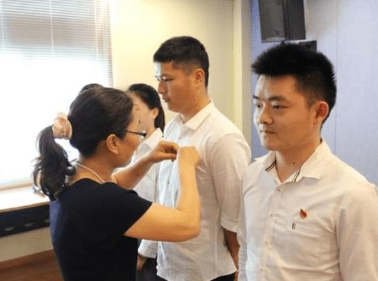 想要在大学入党，决定权在这两个人手里，学生提前了解很有必要