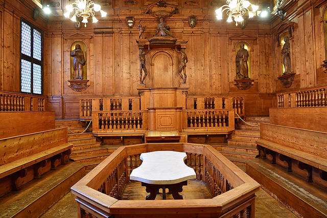 博洛尼亚大学：正是这座“大学之母”，让我们得以直视人心和太阳