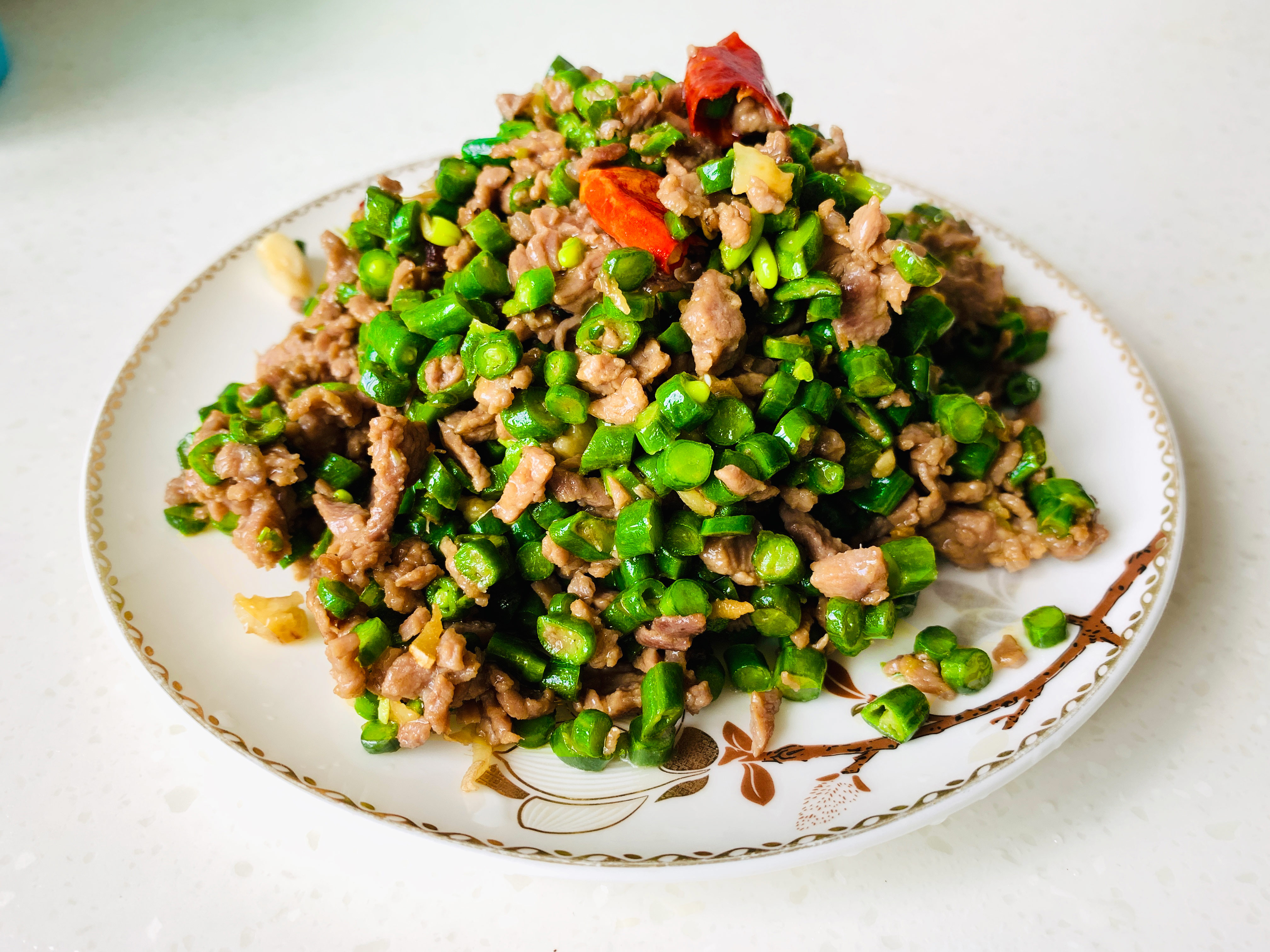 【长豆角炒牛肉】