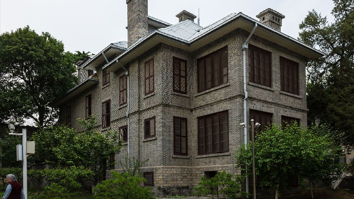 南京大学公布拟录取名单，该专业扩招一倍多，初试最高分419分