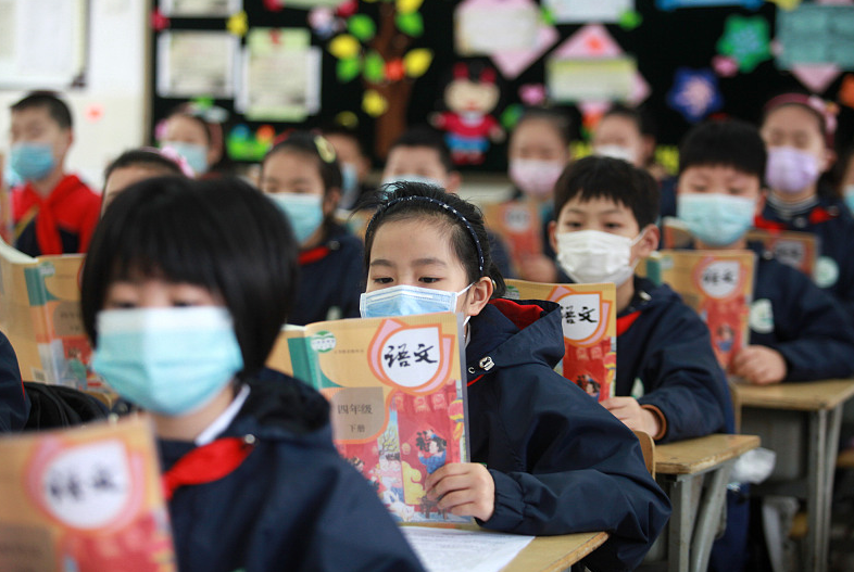 高三学生精心设局，高考后举报老师补课，结局却意外“反转”