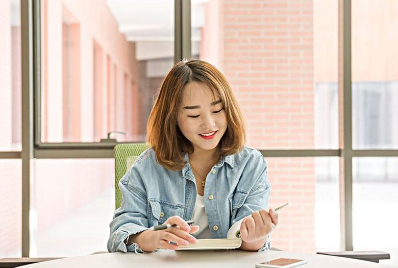 了解一下本科一批和本科二批的区别，分数刚过一本线如何填报志愿