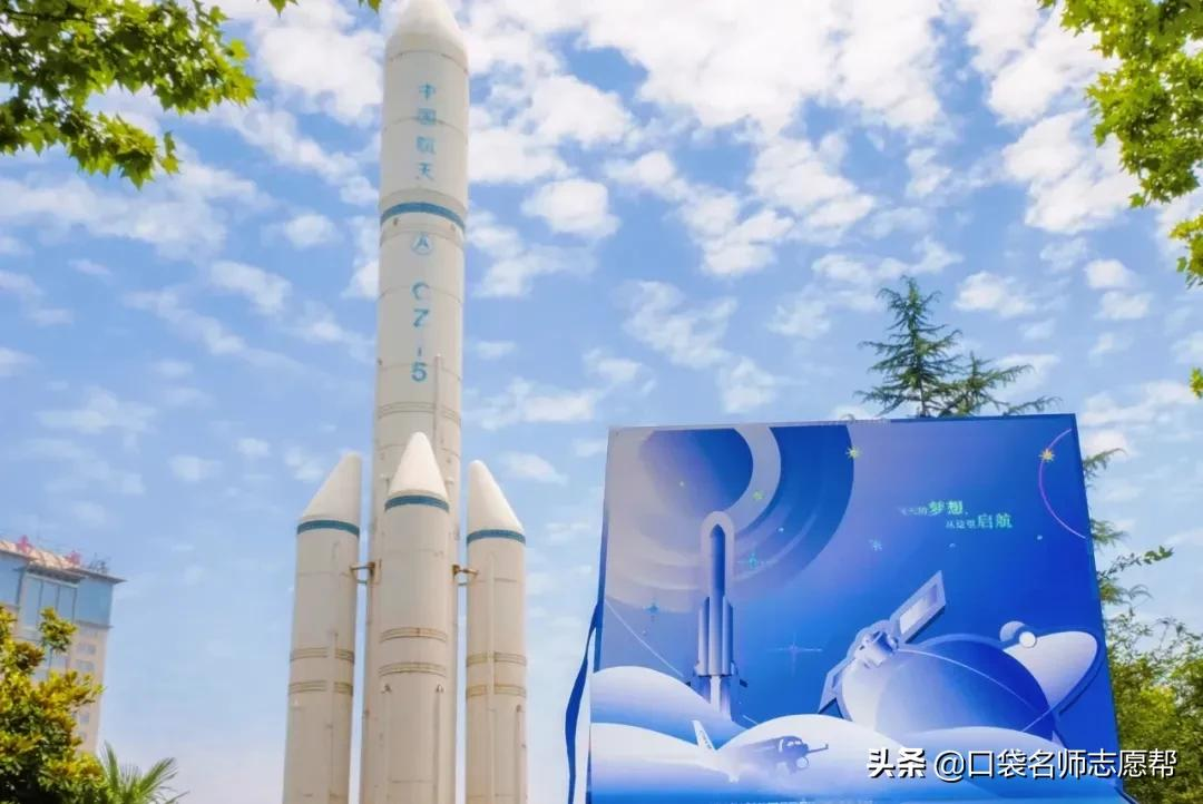 2021高校录取通知书又美出新高度，快来秀一下你的录取通知书吧