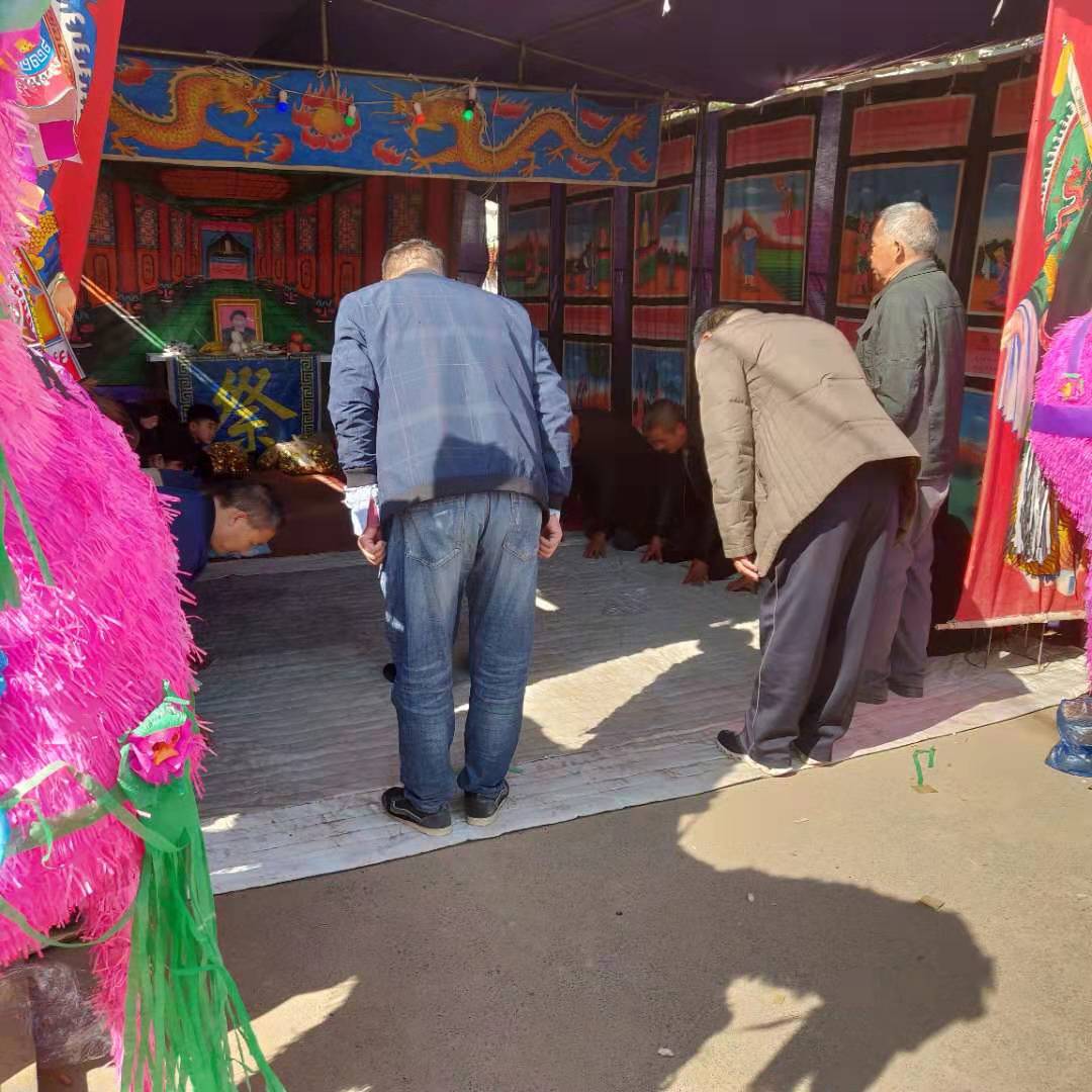 农村地区对去世亲人的敬称：妈妈的外婆该叫什么