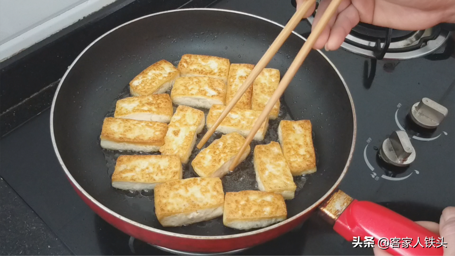 逢年过节待客，教你客家一锅豆腐鱼肉煲，鲜嫩美味，好吃不油腻