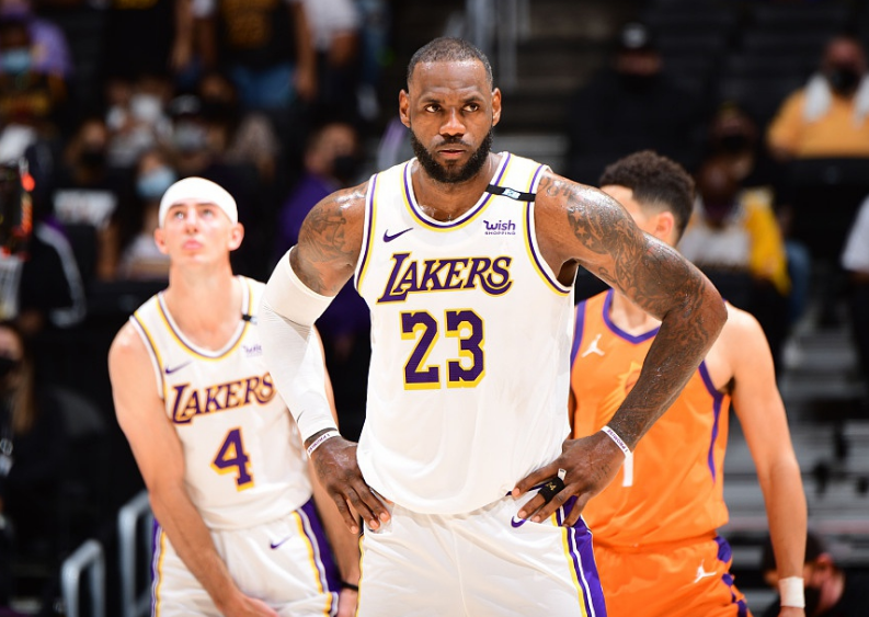 新锐nba有哪些赛事(NBA最新夺冠概率：湖人5%，雄鹿8%，篮网16%，前二高达44%)