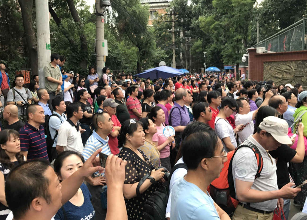 学生参加中、高考，谁才是“最佳陪考人”？这样安排最有利于发挥