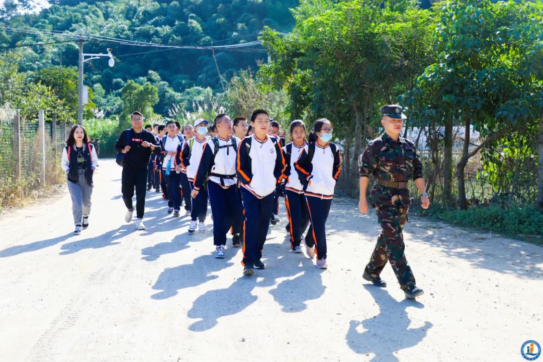 应该像老鹰队学习(天朗气清 丹枫迎秋——台江校区鹰之队秋游记)