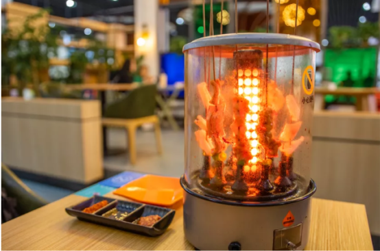 四川神仙高校：超20个食堂，宿舍三室一厅，有专属地铁站！网友：五星级体验！