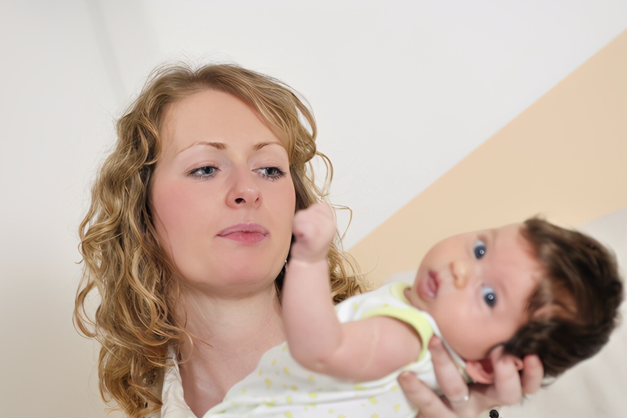 宝宝为什么喝奶容易被呛到？可能和这几个原因有关，家长需谨慎