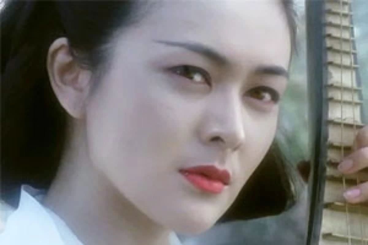 人前清纯女，人后却疯狂，这6位情史劲爆的女明星，令人一言难尽