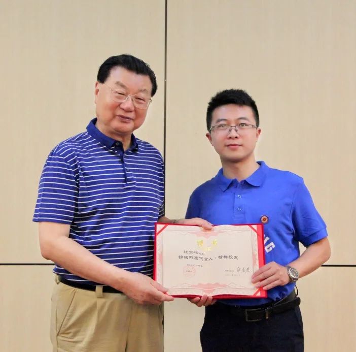 锦城学院校友天团助阵2021级新生开学典礼