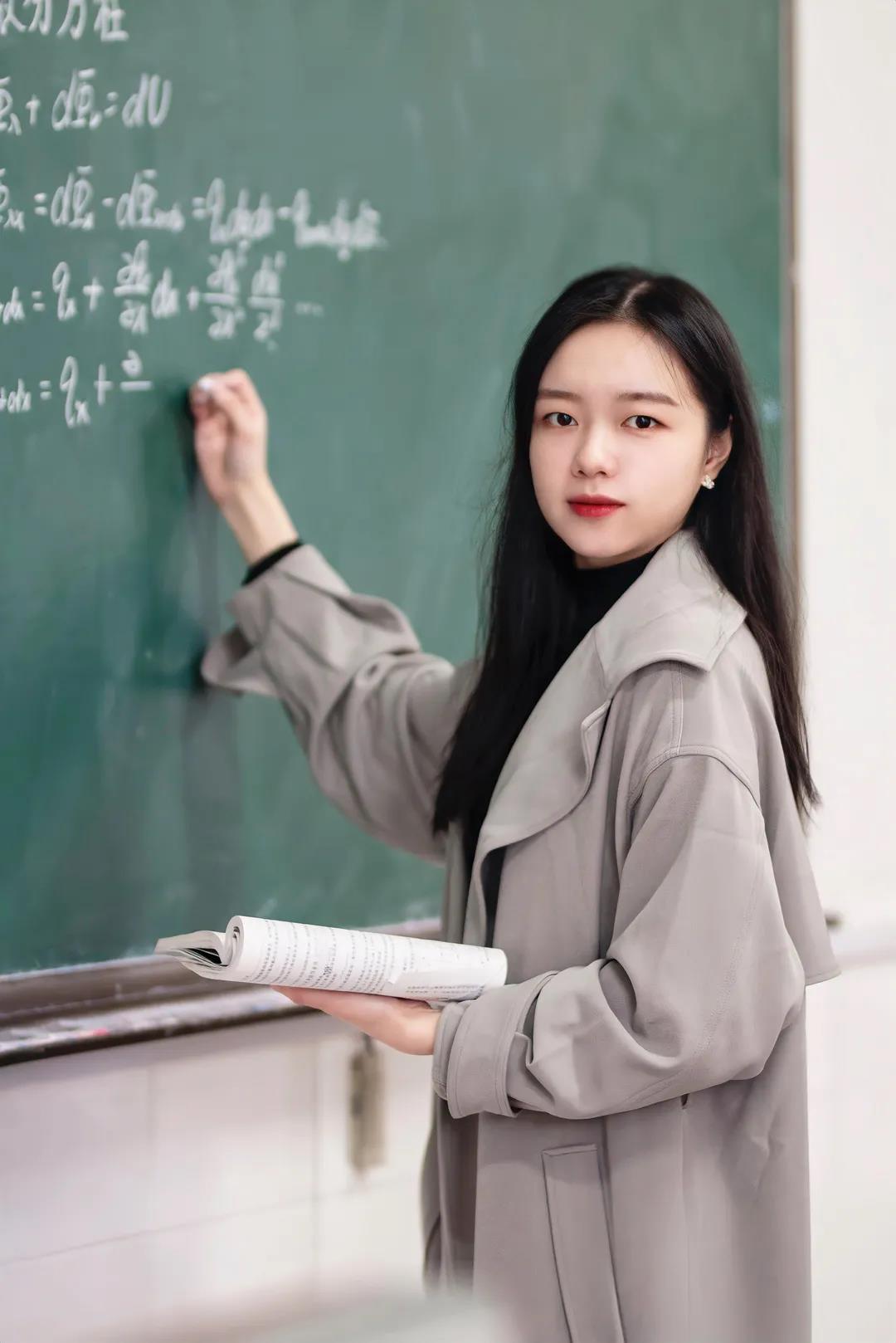 湖南科技大学廖欢，专业第一保送清华，网友：学霸加颜霸，爱了