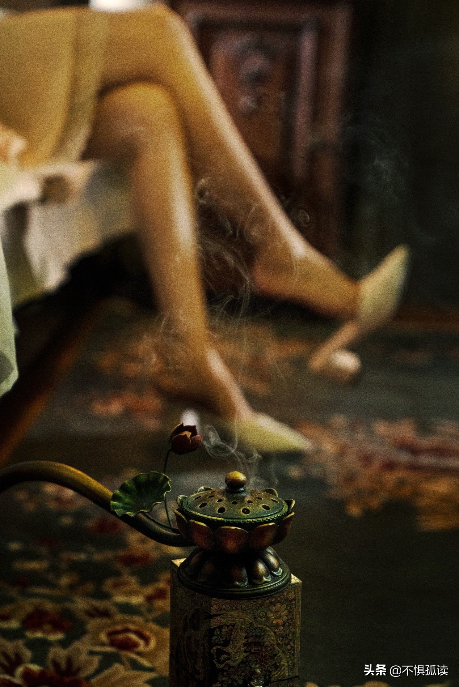 《第一炉香》：女学生葛薇龙为什么自甘堕落，沦落成高级交际花？