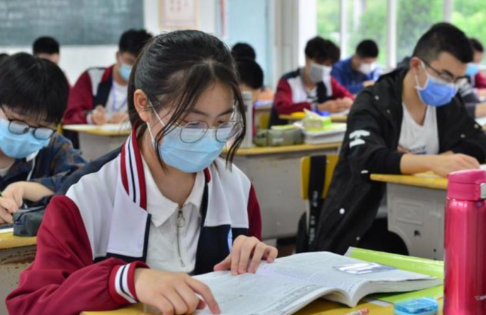 高考“大年小年”啥意思？2021大概率是“小年”，分数线有望下调