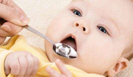 3个月宝宝发育指标，1~3个月孩子营养影响生长喂养要点