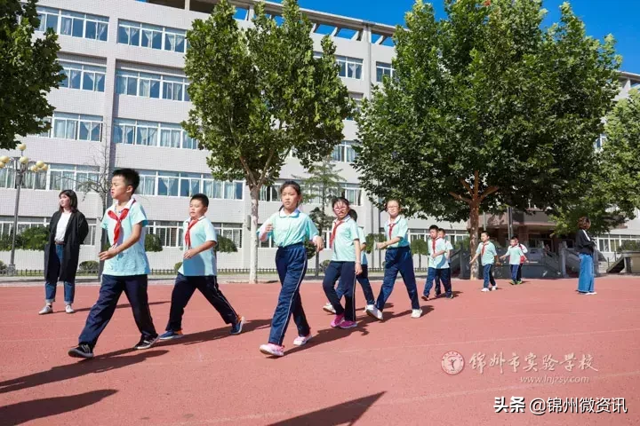 锦州市实验学校德胜、学苑两校区6000余师生参加安全疏散演练