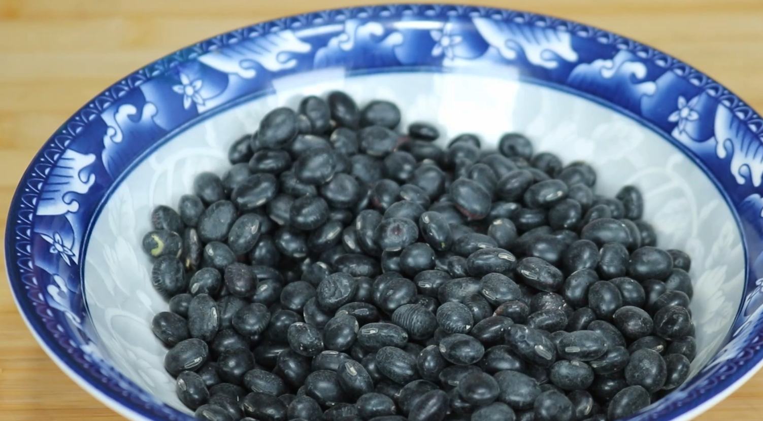 一定多吃黑豆，营养健康食品，不煮粥不打豆浆，越吃越精神