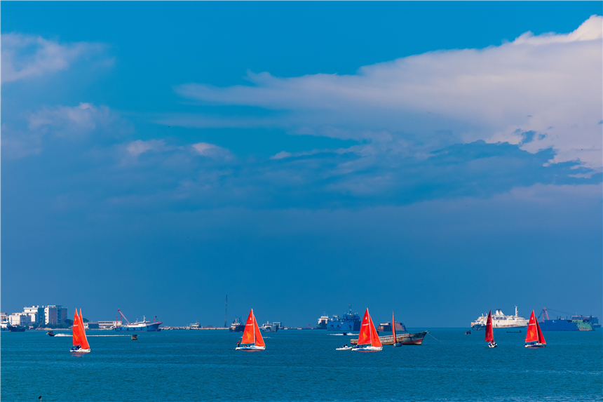 广西北海隐藏着一个仙境般的海湾，风景清幽，随手一拍都是明信片