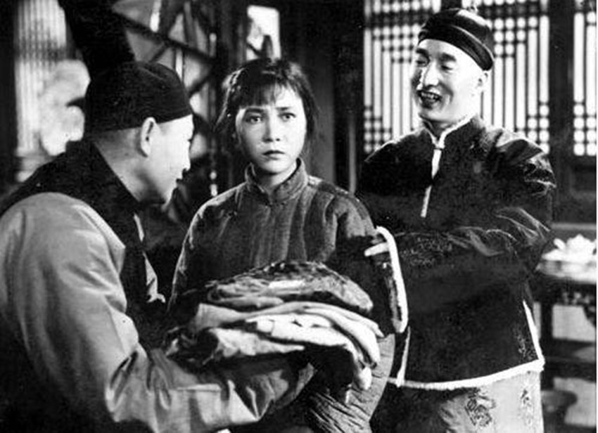 黄世仁只是让杨白劳还钱,买喜儿也是让她过好日子,有错吗